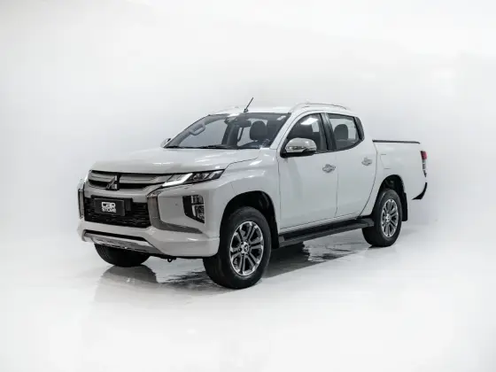 MITSUBISHI L200 TRITON 2.4 16V TURBO DIESEL SPORT HPE-S CD 4P 4X4 AUTOMÁTICO