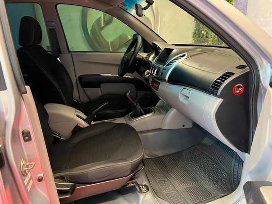 MITSUBISHI-L200 TRITON-2.4 GL 4X2 CD 16V FLEX 4P MANUAL MITSUBISHI-L200 TRITON-2014