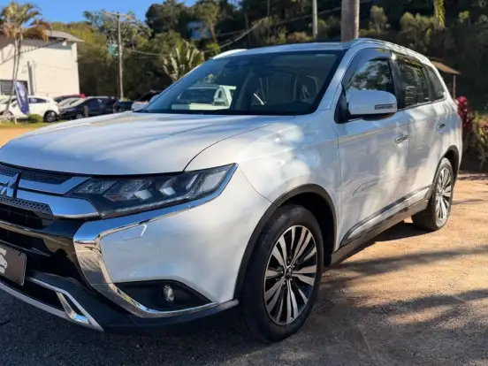 MITSUBISHI-OUTLANDER-2.2 MIVEC DI-D DIESEL HPE-S AWD AUTOMÁTICO MITSUBISHI-OUTLANDER-2018
