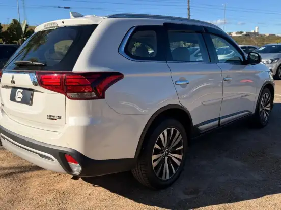 MITSUBISHI-OUTLANDER-2.2 MIVEC DI-D DIESEL HPE-S AWD AUTOMÁTICO MITSUBISHI-OUTLANDER-2018