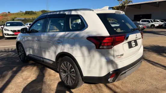 MITSUBISHI-OUTLANDER-2018