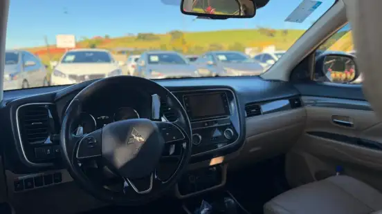 MITSUBISHI-OUTLANDER-2018