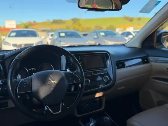 MITSUBISHI-OUTLANDER-2.2 MIVEC DI-D DIESEL HPE-S AWD AUTOMÁTICO MITSUBISHI-OUTLANDER-2018
