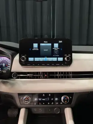 MITSUBISHI-OUTLANDER-2025
