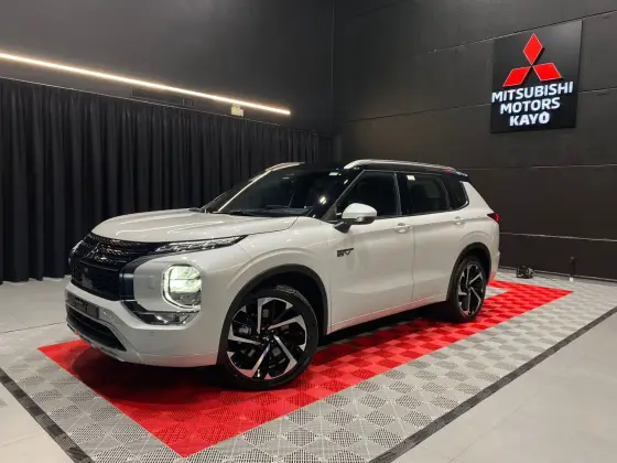 MITSUBISHI OUTLANDER 2.4 PHEV SIGNATURE S-AWC DHT MITSUBISHI OUTLANDER 2.4 PHEV SIGNATURE S-AWC DHT