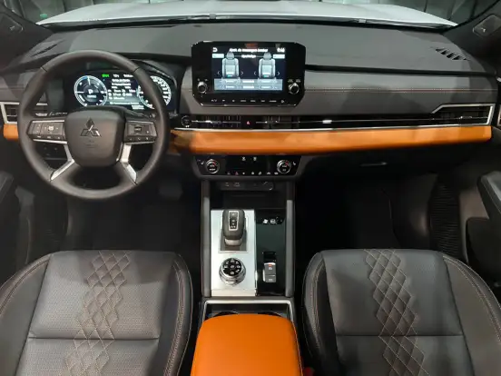 MITSUBISHI-OUTLANDER-2.4 PHEV SIGNATURE S-AWC DHT MITSUBISHI-OUTLANDER-2025