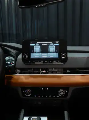 MITSUBISHI-OUTLANDER-2025