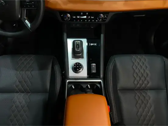 MITSUBISHI-OUTLANDER-2025