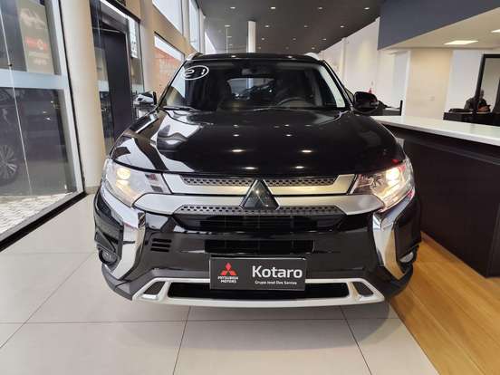 MITSUBISHI-OUTLANDER-2021