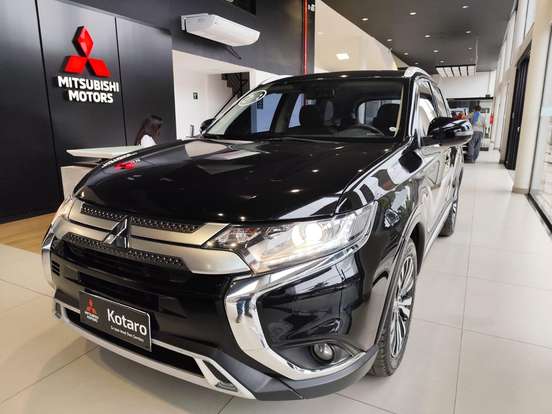 MITSUBISHI-OUTLANDER-2021