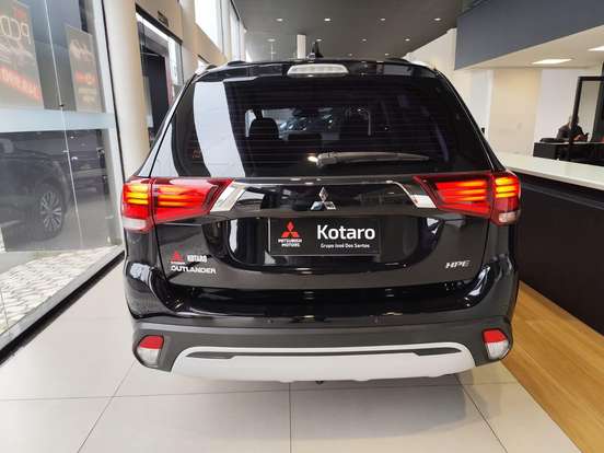MITSUBISHI-OUTLANDER-2.0 MIVEC GASOLINA HPE AUTOMÁTICO MITSUBISHI-OUTLANDER-2021