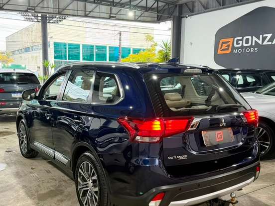 MITSUBISHI-OUTLANDER-2.2 4X4 16V DIESEL 4P AUTOMÁTICO MITSUBISHI-OUTLANDER-2016