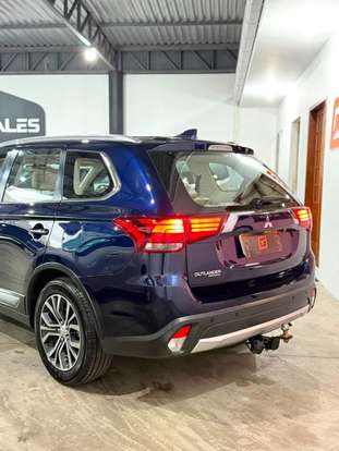 MITSUBISHI-OUTLANDER-2016