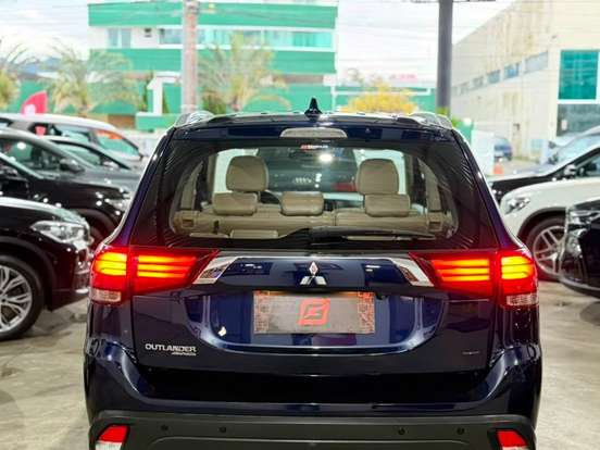 MITSUBISHI-OUTLANDER-2.2 4X4 16V DIESEL 4P AUTOMÁTICO MITSUBISHI-OUTLANDER-2016