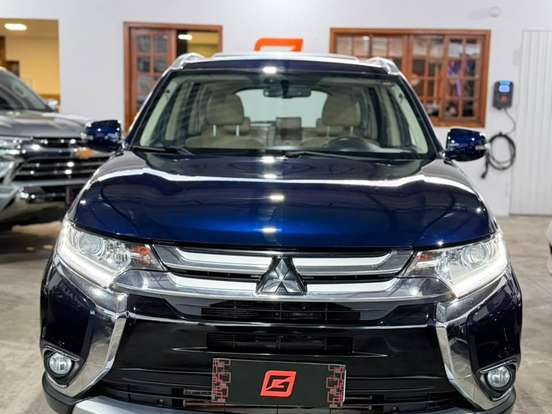 MITSUBISHI-OUTLANDER-2.2 4X4 16V DIESEL 4P AUTOMÁTICO MITSUBISHI-OUTLANDER-2016