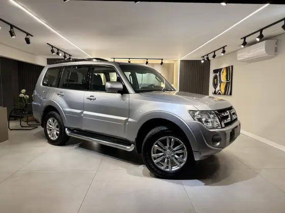 MITSUBISHI PAJERO FULL 3.2 HPE 4X4 16V TURBO INTERCOOLER DIESEL 4P AUTOMÁTICO