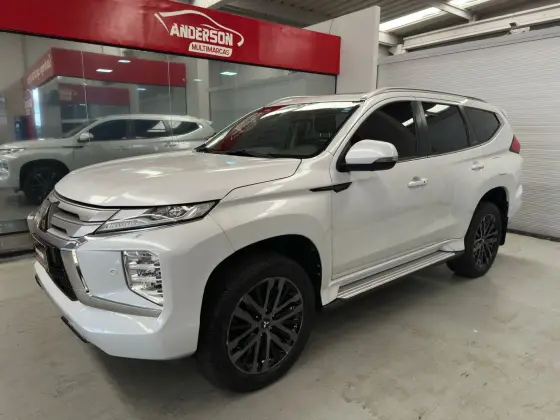 MITSUBISHI PAJERO SPORT 2.4 16V MIVEC TURBO DIESEL LEGEND BLACK AWD AUTOMÁTICO MITSUBISHI PAJERO SPORT 2.4 16V MIVEC TURBO DIESEL LEGEND BLACK AWD AUTOMÁTICO