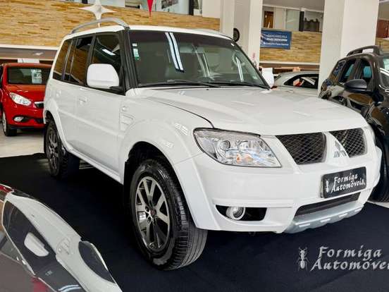 MITSUBISHI-PAJERO TR4-2.0 4X4 16V 140CV FLEX 4P AUTOMÁTICO MITSUBISHI-PAJERO TR4-2014