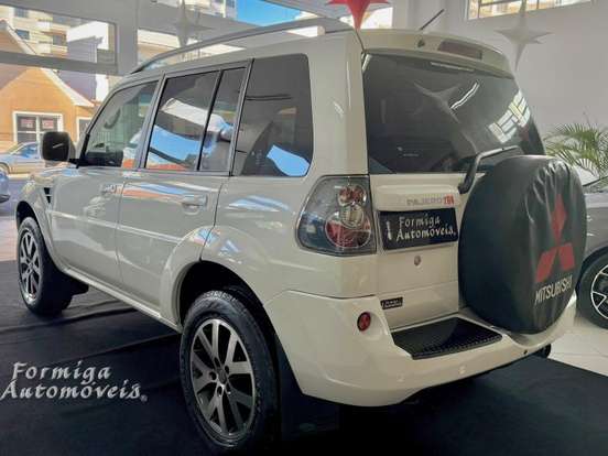 MITSUBISHI-PAJERO TR4-2.0 4X4 16V 140CV FLEX 4P AUTOMÁTICO MITSUBISHI-PAJERO TR4-2014