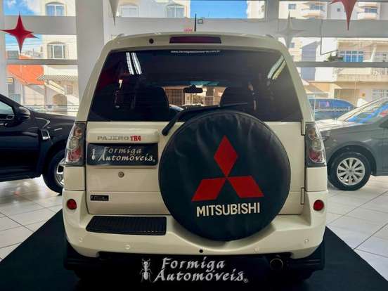 MITSUBISHI-PAJERO TR4-2.0 4X4 16V 140CV FLEX 4P AUTOMÁTICO MITSUBISHI-PAJERO TR4-2014