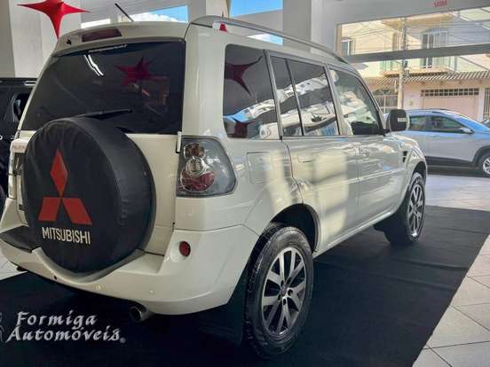MITSUBISHI-PAJERO TR4-2.0 4X4 16V 140CV FLEX 4P AUTOMÁTICO MITSUBISHI-PAJERO TR4-2014