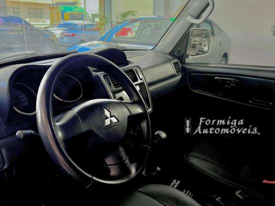 MITSUBISHI-PAJERO TR4-2.0 4X4 16V 140CV FLEX 4P AUTOMÁTICO MITSUBISHI-PAJERO TR4-2014