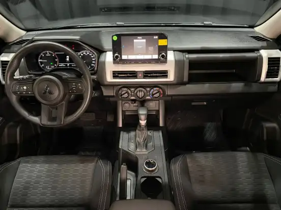 MITSUBISHI-TRITON-2025