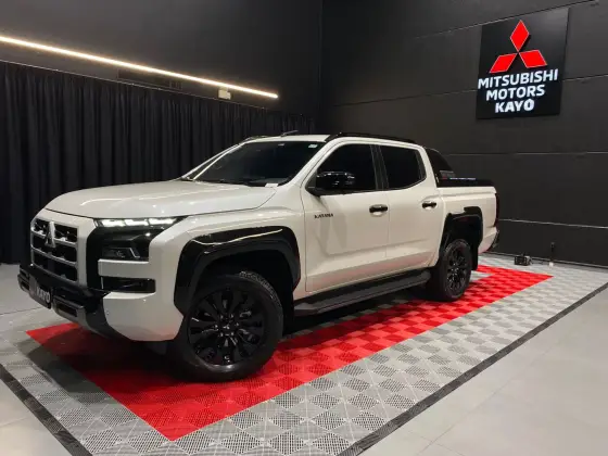 MITSUBISHI TRITON 2.4 BITURBO DIESEL CD KATANA 4X4 AUTOMÁTICO MITSUBISHI TRITON 2.4 BITURBO DIESEL CD KATANA 4X4 AUTOMÁTICO