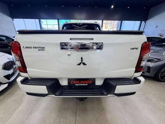 MITSUBISHI-TRITON-2.4 BITURBO DIESEL CD HPE 4X4 AUTOMÁTICO MITSUBISHI-TRITON-2024
