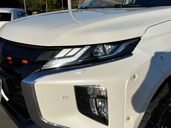 MITSUBISHI-L200 TRITON-2.4 16V TURBO DIESEL SPORT HPE-S CD 4P 4X4 AUTOMÁTICO MITSUBISHI-L200 TRITON-2023