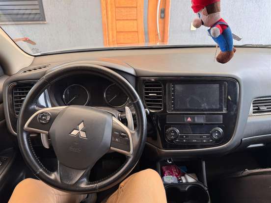 MITSUBISHI-OUTLANDER-2.0 16V GASOLINA 4P AUTOMÁTICO MITSUBISHI-OUTLANDER-2014