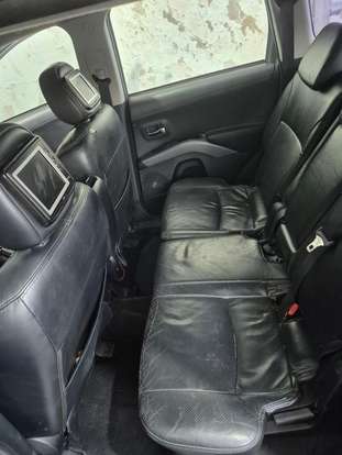 MITSUBISHI-OUTLANDER-2011