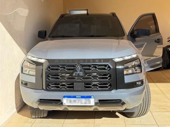 MITSUBISHI-TRITON-2.4 BITURBO DIESEL CD TARMAC 4X2 AUTOMÁTICO MITSUBISHI-TRITON-2025