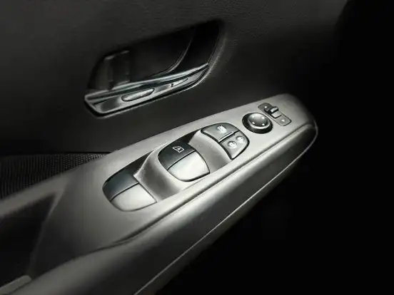 NISSAN-KICKS-2023