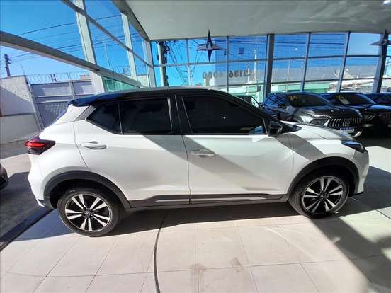 NISSAN-KICKS-2023