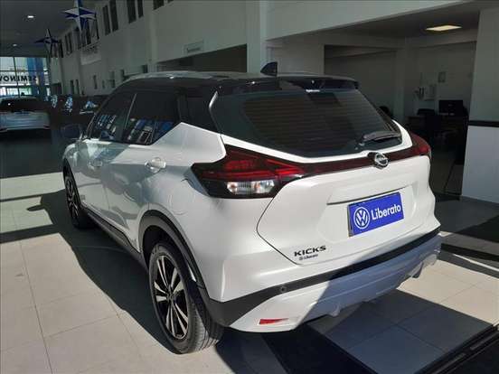 NISSAN-KICKS-2023
