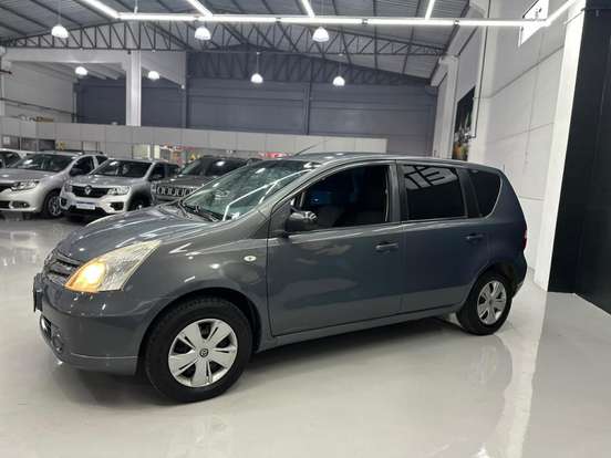NISSAN-LIVINA-2013