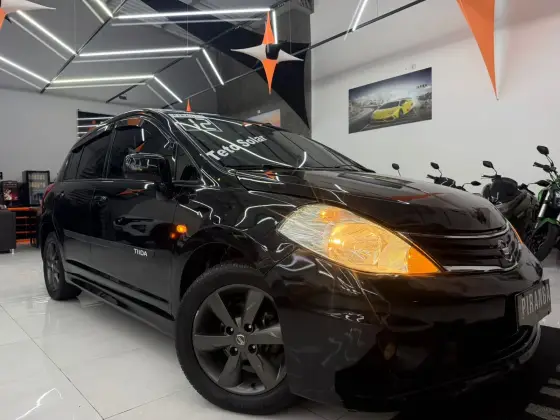 NISSAN TIIDA 1.8 SL 16V FLEX 4P AUTOMÁTICO NISSAN TIIDA 1.8 SL 16V FLEX 4P AUTOMÁTICO