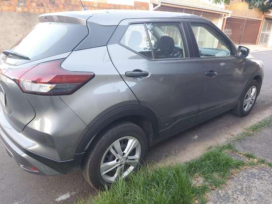 NISSAN-KICKS PLAY-2025