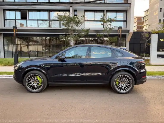 PORSCHE-CAYENNE-2022