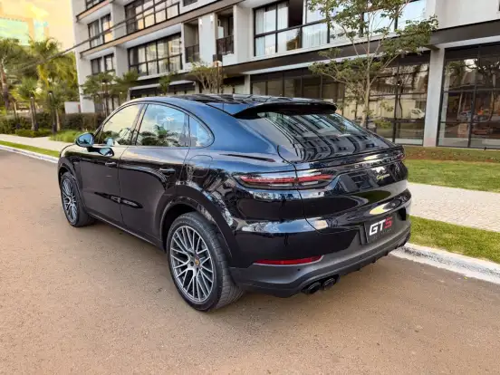 PORSCHE-CAYENNE-2022
