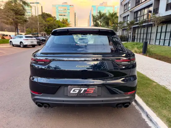 PORSCHE-CAYENNE-2022