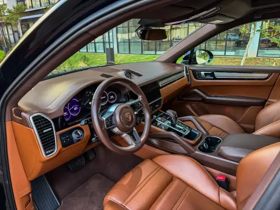 PORSCHE-CAYENNE-2022