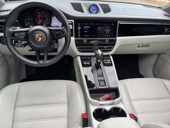 PORSCHE-MACAN-2022