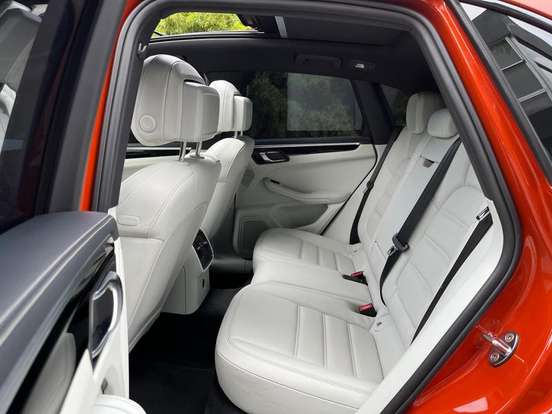 PORSCHE-MACAN-2022