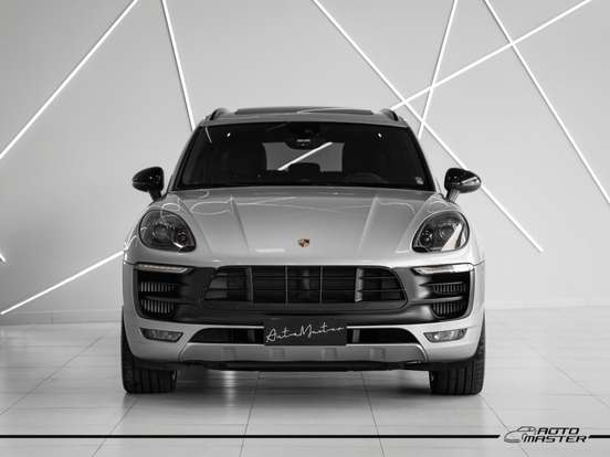PORSCHE-MACAN-2016