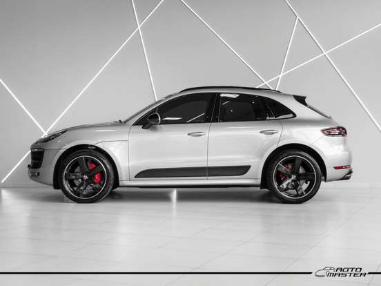 PORSCHE-MACAN-2016