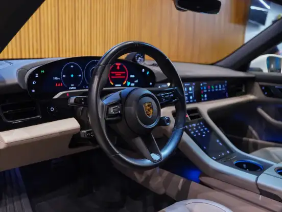 PORSCHE-TAYCAN-ELÉTRICO PORSCHE-TAYCAN-2021