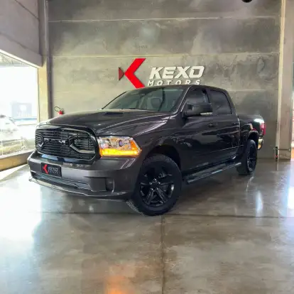 RAM-CLASSIC-5.7 V8 GASOLINA LARAMIE NIGHT EDITION CD 4X4 AUTOMÁTICO RAM-CLASSIC-2022