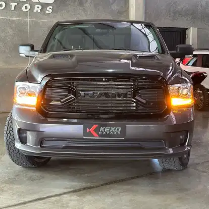 RAM-CLASSIC-5.7 V8 GASOLINA LARAMIE NIGHT EDITION CD 4X4 AUTOMÁTICO RAM-CLASSIC-2022